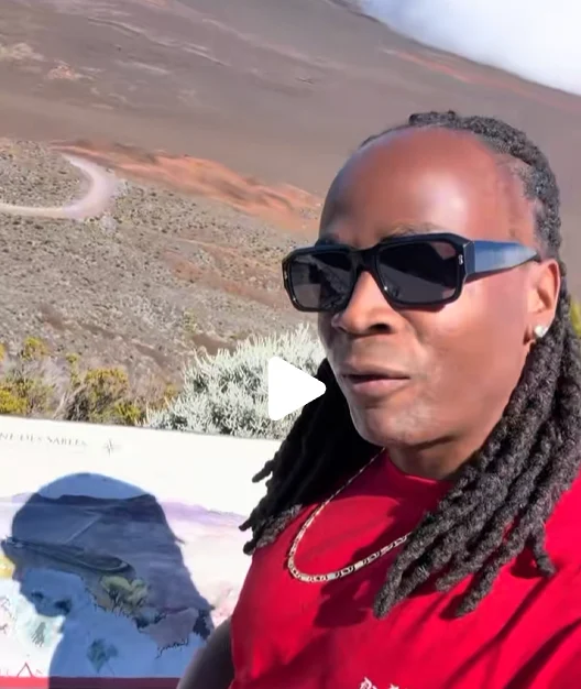 Admiral T dans les paysages du massif du Piton de la Fournaise, capture de la vidéo Facebook.